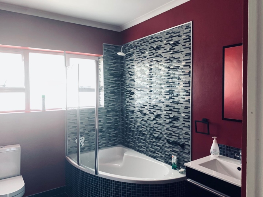 3 Bedroom Property for Sale in Summerstrand Eastern Cape